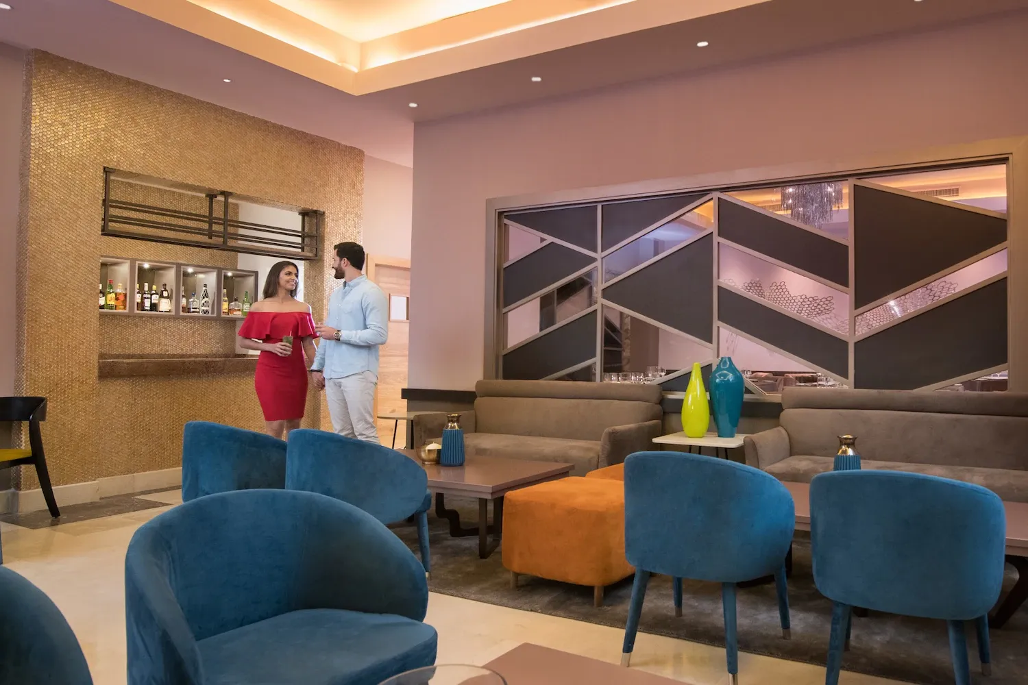 Resort bar and lounge