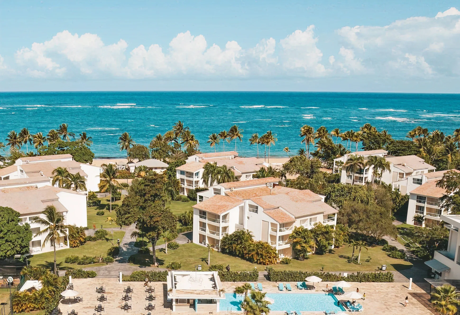 Emotions by Hodelpa resort oceanfront view